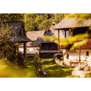 Lais Puzzle - Dorfmuseum Orava, Zuberec, Slowakei. Dorf der Volksarchitektur in der natürlichen Umgebung - 1.000 Teile