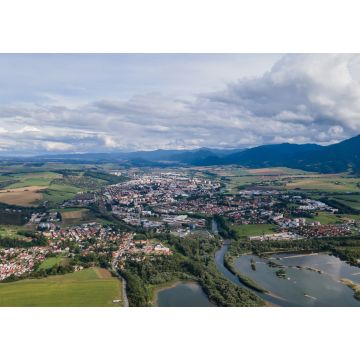 Lais Puzzle - Luftaufnahme der Stadt Liptovsky Mikulas in der Slowakei - 1.000 Teile