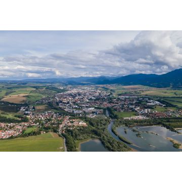 Lais Puzzle - Luftaufnahme der Stadt Liptovsky Mikulas in der Slowakei - 2.000 Teile