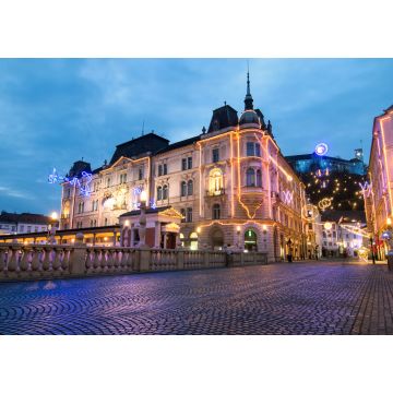 Lais Puzzle - Dreifache Brücken, Weihnachtsbaum auf dem Preseren-Platz und Franziskanerkirche, beleuchtet für das Weihnachts- und Neujahrsfest, Ljubljana, Slowenien - 1.000 Teile