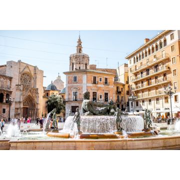 Lais Puzzle - Blick auf den Virgen-Platz mit Kathedrale und Brunnen im Zentrum der Stadt Valencia an einem sonnigen Tag in Spanien - 2.000 Teile
