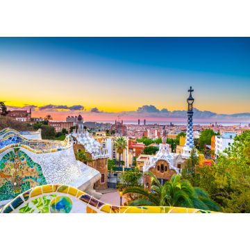 Lais Puzzle - Blick auf Mosaikfliesen und das Stadtbild von Barcelona im Park Guell bei Sonnenuntergang | Spanien - 1.000 Teile