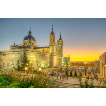 Lais Puzzle - Blick auf die Almudena-Kathedrale in Madrid bei Sonnenuntergang - 2.000 Teile