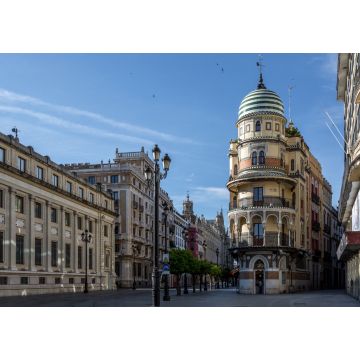 Lais Puzzle - Die 'Avenida de la Constitucion' in Sevilla kurz nach Sonnenaufgang, mit dem schönen 'Confiteria Filella' Turm, der 'Banco de España' und der Kathedrale - 1.000 Teile