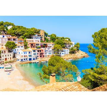 Lais Puzzle - Blick auf den Strand im Fischerdorf Sa Tuna mit bunten Häusern am Ufer, Costa Brava, Katalonien, Spanien - 1.000 Teile