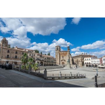 Lais Puzzle - Schöne Landschaftsaufnahme der Plaza Mayor de Trujillo in Extremadura, Spanien, an einem hellen Tag - 2.000 Teile