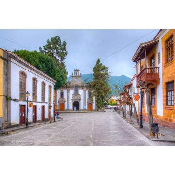 Lais Puzzle - Basilika Nuestra Senora del Pino und traditionelle Häuser an der Hauptstraße von Teror auf Gran Canaria, Kanarische Inseln, Spanien - 2.000 Teile