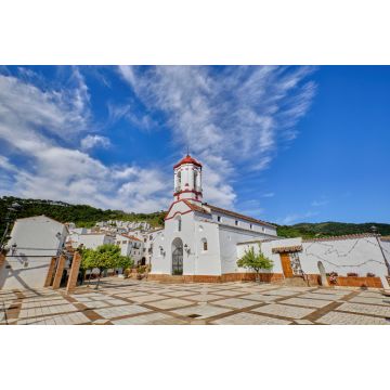 Lais Puzzle - Blick auf das historische Zentrum von Genalguacil, Málaga, Spanien. Künstler stellen verschiedene Kunstwerke her, die auch dauerhaft in den Straßen ausgestellt sind - 2.000 Teile