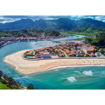 Lais Puzzle - Panoramablick auf die Stadt Ribadesella. Asturien, Spanien - 1.000 Teile