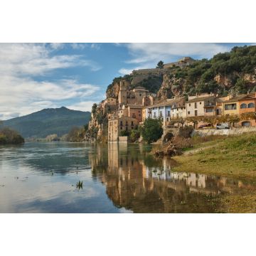 Lais Puzzle - Das Dorf Miravet und seine Templerburg auf einem Hügel am Ufer des Ebro, Tarragona, Spanien - 2.000 Teile