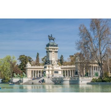 Lais Puzzle - Denkmal für Alfonso XII. im Teich des El-Retiro-Parks, Madrid, Spanien. Erbaut im Jahr 1922 - 2.000 Teile
