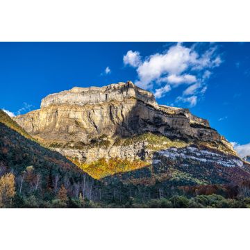 Lais Puzzle - Herbstliche Aussicht auf die schöne Natur in Ordesa und Monte Perdido NP, Pyrenäen, Aragonien in Spanien - 2.000 Teile