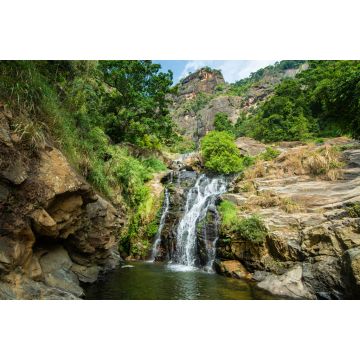 Lais Puzzle - Schöner Blick auf die Ravana Falls, eine beliebte Sehenswürdigkeit in Ella, einer Bergstadt im zentralen Hochland von Sri Lanka. Dieser Wasserfall ist etwa 25 m hoch. - 2.000 Teile
