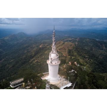 Lais Puzzle - Luftaufnahme des Ambuluwawa-Turms im Zentrum Sri Lankas. Turm in der Nähe der Stadt Gampola - 2.000 Teile