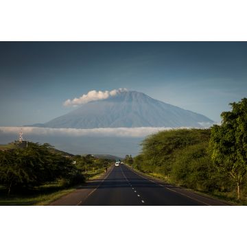 Lais Puzzle - Eine Straße mit dem Mount Meru im Hintergrund, Tansania - 2.000 Teile