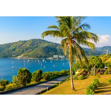 Lais Puzzle - Phromthep Kap Aussichtspunkt bei Sonnenuntergang in Phuket, schöne Küste Landschaft auf tropischen Insel mit paradiesischen Stränden, Thailand - 1.000 Teile
