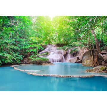 Lais Puzzle - Wasserfall im tiefen Wald am Erawan-Wasserfall, schöner Wasserfall mit Sonnenlichtstrahlen im tiefen Wald, Erawan-Nationalpark in Kanchanaburi - 1.000 Teile