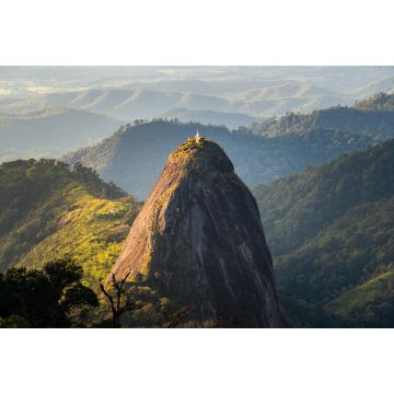 Lais Puzzle - Spektakulärer Blick auf den Doi Nork, einen riesigen grauen schwarzen Felsen im Doi Luang Nationalpark in der thailändischen Provinz Phayao bei Sonnenuntergang - 2.000 Teile