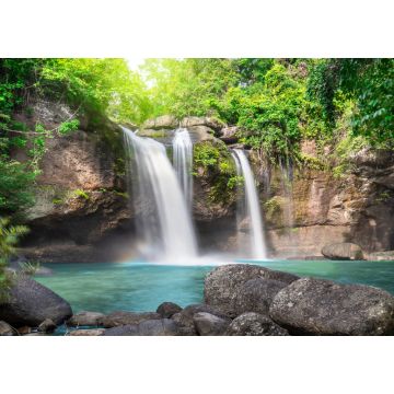 Lais Puzzle - Reise zum schönen Wasserfall im tiefen Wald, weiches Wasser des Baches im Naturpark am Haew Suwat Wasserfall im Khao Yai National Park - 1.000 Teile
