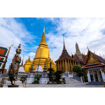 Lais Puzzle - Wunderschöne Landschaft des Wat Phra Si Rattana Satsadaram (Wat Phra Kaew) oder Tempel des Smaragdbuddhas mit blauem Himmel und weißen Wolken. Der beliebteste Tempel der Touristen in Bangkok, Thailand - 2.000 Teile
