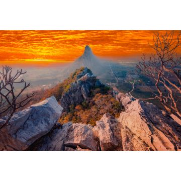 Lais Puzzle - Hohe Berge in den Ebenen und Feldern am Morgen, die neblige in Khao No Nakhon Sawan - 2.000 Teile