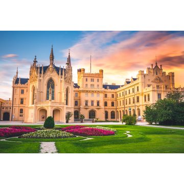 Lais Puzzle - Lednice Chateau mit schönen Gärten und Parks auf sonnigen Sommertag. Lednice-Valtice-Landschaft, Region Südmähren. UNESCO-Welterbestätte - 2.000 Teile