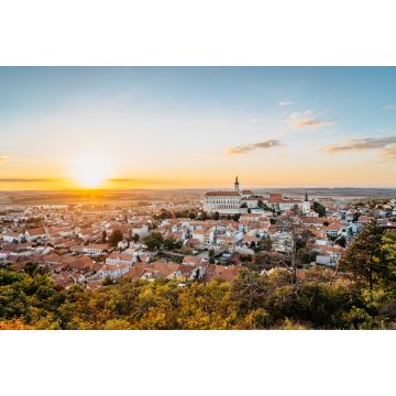 Lais Puzzle - Ansicht von Mikulov mit schönem Barockschloss auf dem Felsen bei Sonnenuntergang, Südmähren, Tschechische Republik - 2.000 Teile