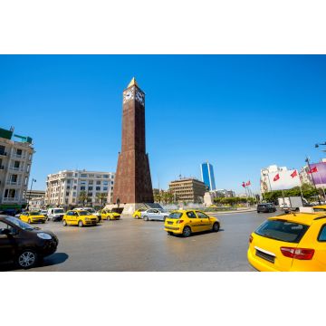 Lais Puzzle - Stadtbild mit Uhrenturm-Denkmal auf dem zentralen Platz in Tunis Stadt. Tunesien, Nordafrika - 2.000 Teile