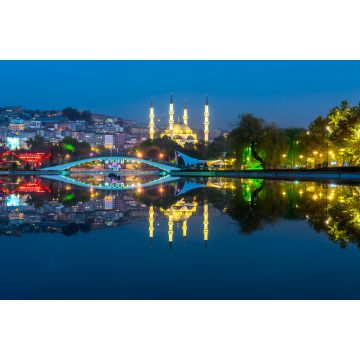 Lais Puzzle - Blick auf die Melike-Hatun-Moschee vom Gençlik-Park in Ankara, Türkei - 2.000 Teile