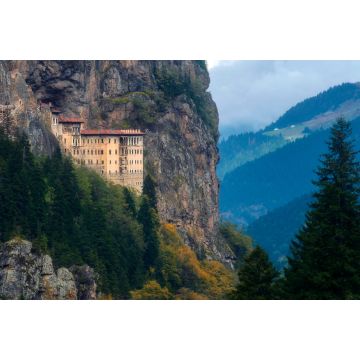 Lais Puzzle - Türkei. Region Macka von Trabzon Stadt - Altindere Tal. Das Sumela-Kloster - 1600 Jahre altes orthodoxes Kloster der Panaghia in 1200 Metern Höhe auf einer steilen Klippe gelegen - 2.000 Teile