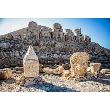 Lais Puzzle - Antike Statuen auf dem Berg Nemrut, Türkei. Die UNESCO-Welterbestätte am Berg Nemrut, wo König Antiochus von Kommagene begraben sein soll - 2.000 Teile