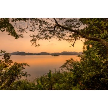 Lais Puzzle - Mutandasee bei Sonnenuntergang mit Blick auf die Vulkane Mount Muhavuru und Mount Gahinga in Ostafrika, an der Grenze zwischen Ruanda und Uganda - 2.000 Teile