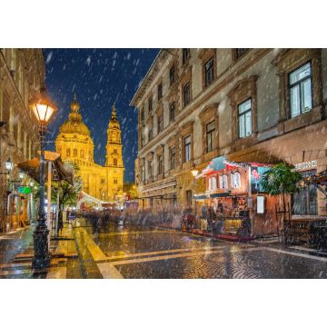 Lais Puzzle - Budapest, Ungarn - Verschneite Nacht auf einem Weihnachtsmarkt und einer Einkaufsstraße mit Straßenlaternen, festlicher Dekoration und der St.-Stephans-Basilika im Hintergrund - 1.000 Teile