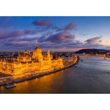 Lais Puzzle - Budapest, Ungarn - Panoramablick aus der Luft auf das beleuchtete ungarische Parlament mit der Szechenyi Kettenbrücke, dem Königlichen Schloss Buda und bunten Wolken im Hintergrund bei Sonnenuntergang - 1.000 Teile