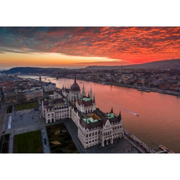 Lais Puzzle - Budapest, Ungarn - Panoramadrohnenaufnahme des ungarischen Parlamentsgebäudes an einem Winternachmittag mit einem dramatischen, gold-roten Sonnenuntergangshimmel - 1.000 Teile