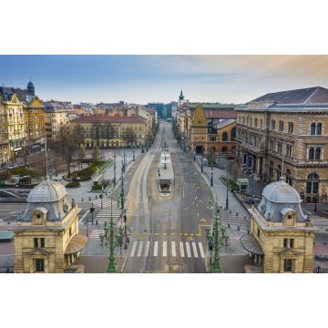 Lais Puzzle - Budapest, Ungarn - Luftaufnahme des Fovam-Platzes und der völlig leeren Straßen am Vamhaz-Boulevard (Vamhaz korut) und der zentralen Markthalle - 2.000 Teile