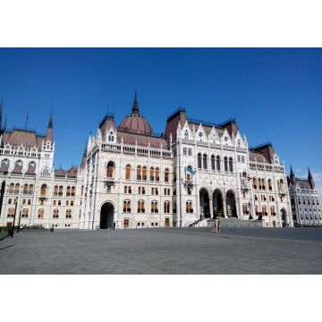 Lais Puzzle - Ungarisches Parlamentsgebäude an einem sonnigen Tag. Schönes Stadtbild einer europäischen Stadt am Morgen - 1.000 Teile