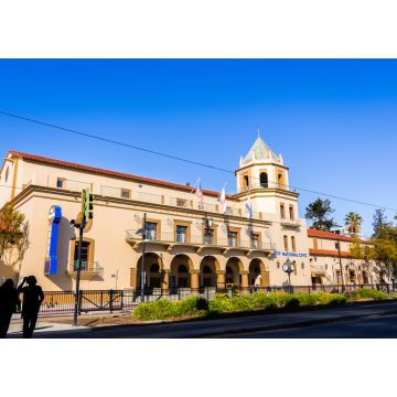 Lais Puzzle - Das Gebäude des City National Civic Theaters in der Nähe des Stadtzentrums von San Jose, südliche San Francisco Bay Area, Kalifornien - 1.000 Teile