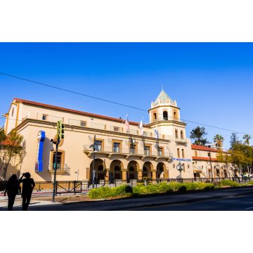 Lais Puzzle - Das Gebäude des City National Civic Theaters in der Nähe des Stadtzentrums von San Jose, südliche San Francisco Bay Area, Kalifornien - 2.000 Teile