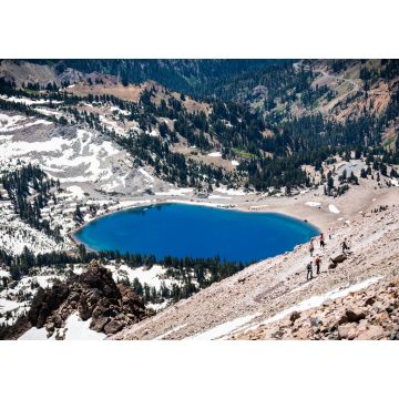 Lais Puzzle - Luftaufnahme des Lake Helen vom Weg zum Lassen Peak aus gesehen; Lassen Volcanic National Park, Nordkalifornien - 1.000 Teile