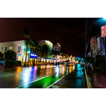 Lais Puzzle - Neonlichter am weltberühmten Ocean Drive in Miami Beach bei Nacht - 2.000 Teile