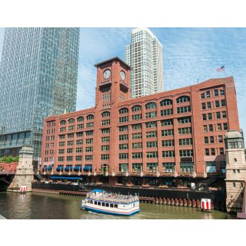 Lais Puzzle - Blick auf das Reid Murdoch Building mit Uhr von unten am Chicago River, Illinois, USA - 40, 100, 200, 500, 1.000 & 2.000 Teile