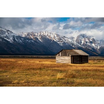 Lais Puzzle - historische Moulton-Scheunen in der Mormons' Row vor der dramatischen Teton-Bergkette in Wyoming - 2.000 Teile