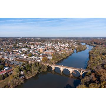 Lais Puzzle - Stadtbild von Fredericksburg im Herbst in Texas, USA - 2.000 Teile