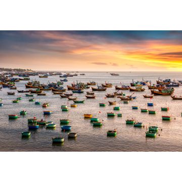 Lais Puzzle - Traditionelles vietnamesisches Boot in Form eines Korbes im Fischerhafen eines Fischerdorfes bei Sonnenuntergang, Binh Thuan, Vietnam. Landschaft. Beliebtes Wahrzeichen, berühmtes Reiseziel in Vietnam - 2.000 Teile