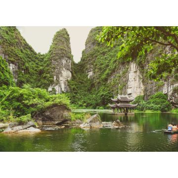 Lais Puzzle - Touristen auf einem Ruderboot im Landschaftskomplex Trang An in der Provinz Ninh Binh, Vietnam - 1.000 Teile