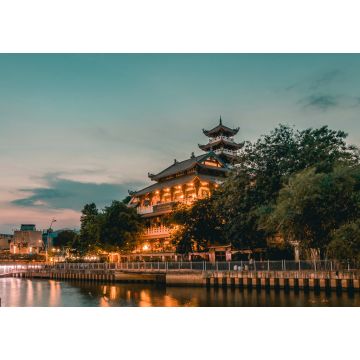 Lais Puzzle - Nächtliche Szene der Phap Hoa Pagode entlang des Nhieu Loc Kanals (Saigon Fluss) in Ho Chi Minh Stadt, Vietnam - 1.000 Teile