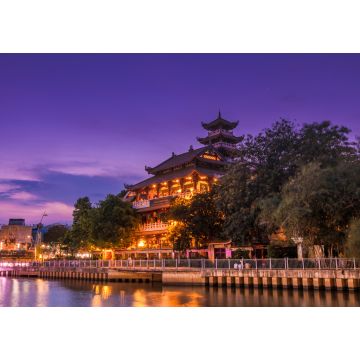 Lais Puzzle - Nächtliche Szene der Phap Hoa-Pagode entlang des Nhieu Loc-Kanals (Saigon-Fluss) in Ho-Chi-Minh-Stadt, Vietnam - 1.000 Teile