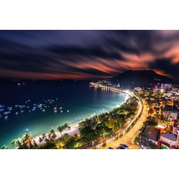 Lais Puzzle - Panoramablick auf die Küste von Vung Tau von oben, mit Wellen, Küstenlinie, Straßen, Kokospalmen und dem Berg Tao Phung in Vietnam - 2.000 Teile