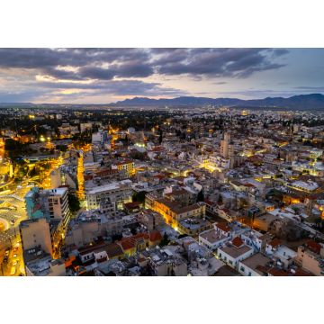 Lais Puzzle - Drohnenaufnahme des Stadtbilds von Nikosia auf Zypern bei Sonnenuntergang - 1.000 Teile